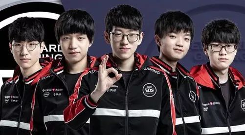 比赛染红被 比赛染红被